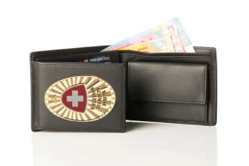 Leather wallet "Victory" Switzerland Fan Badge