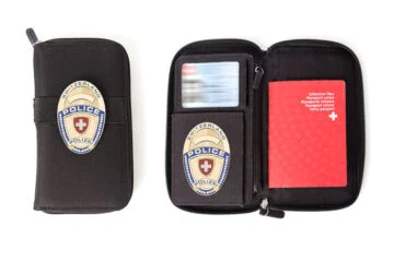 "On the way / Passport Holder" POLICE Suisse