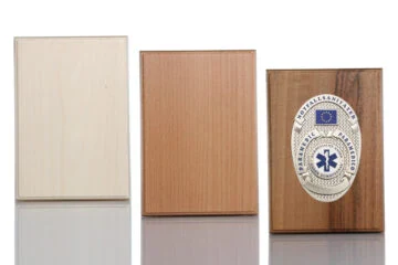 Wood for mounting Paramedic, engraving