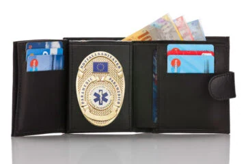Leather wallet "Qualified - two in one" Paramedic, engraving