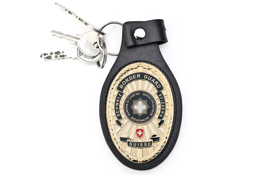 Products grenzwache etui smart schluessel Metal Badge