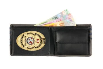 Leather wallet "Trendy" IPA Canada