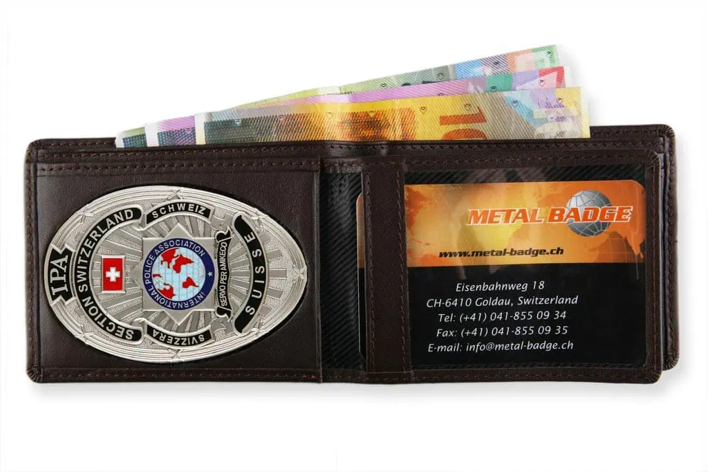 Products ipa ch etui functional badge 1 Metal Badge